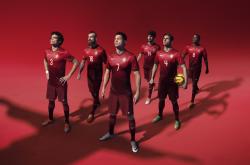 开云官方app入口-篮网狂胜开拓者展团队锋芒，浓眉季后赛接管比赛现巨星本色—NBA赛场双星闪耀