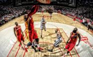 开云体育app-银石惊雷，马丁的复仇与佩雷兹的加冕—一场改写F1权力版图的绿色风暴