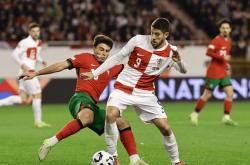 开云体育下载-欧国联赛球员实力水涨船高，赛场上演高潮