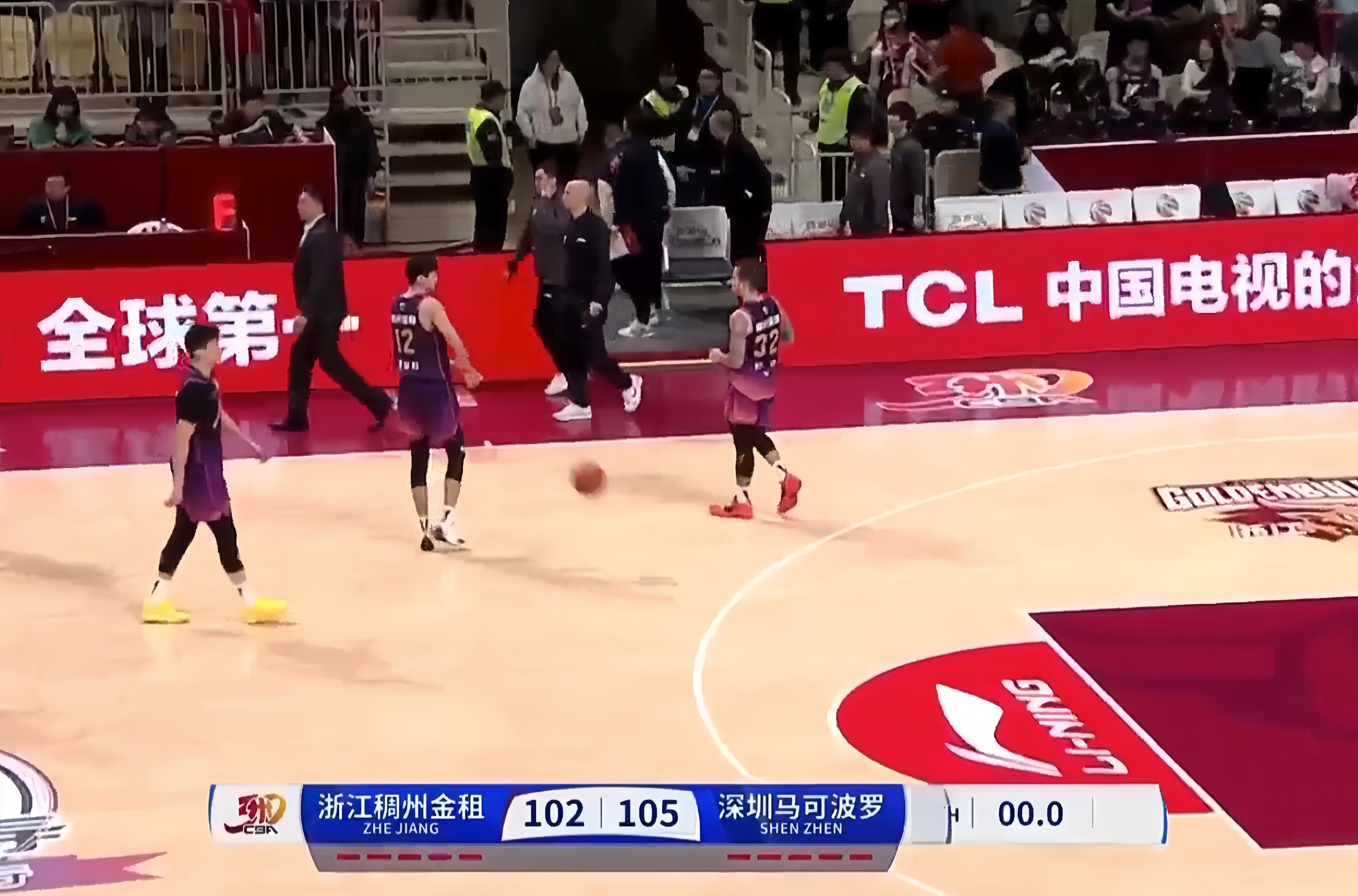 深圳篮球赛事点燃球迷热情