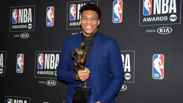 NBA后卫杨慕成加入国家队，备战国际篮球比赛