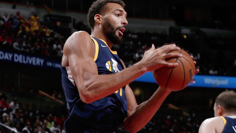 公牛力克爵士,鲍尔登场帽子戏法助球队取得关键胜利 公牛力克爵士,鲍尔登场帽子戏法助球队取得关键胜利