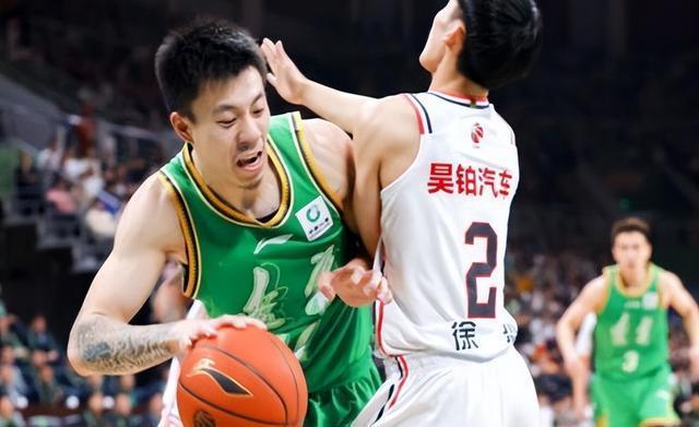 心理对决!广东队迎战四川队,谁将更胜一筹? 心理对决!广东队迎战四川队,谁将更胜一筹?