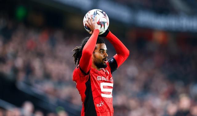 雷恩主场击败圣埃蒂安，收获关键三分